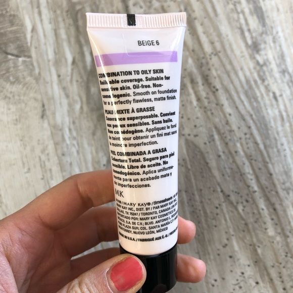 TimeWise Matte-Wear Liquid Foundation - Picture 3 of 8